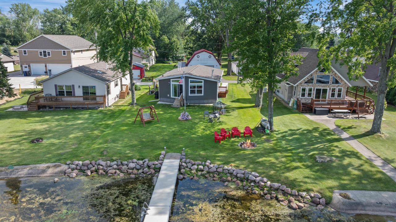 W4488 W Crystal Dr, Washington, WI 54111
