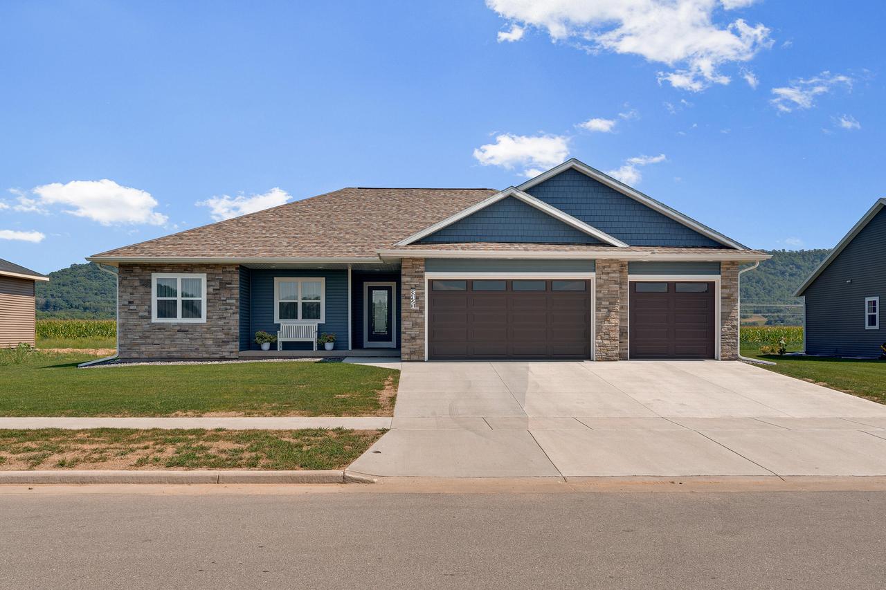 3421 Horton St, Holmen, WI 54636