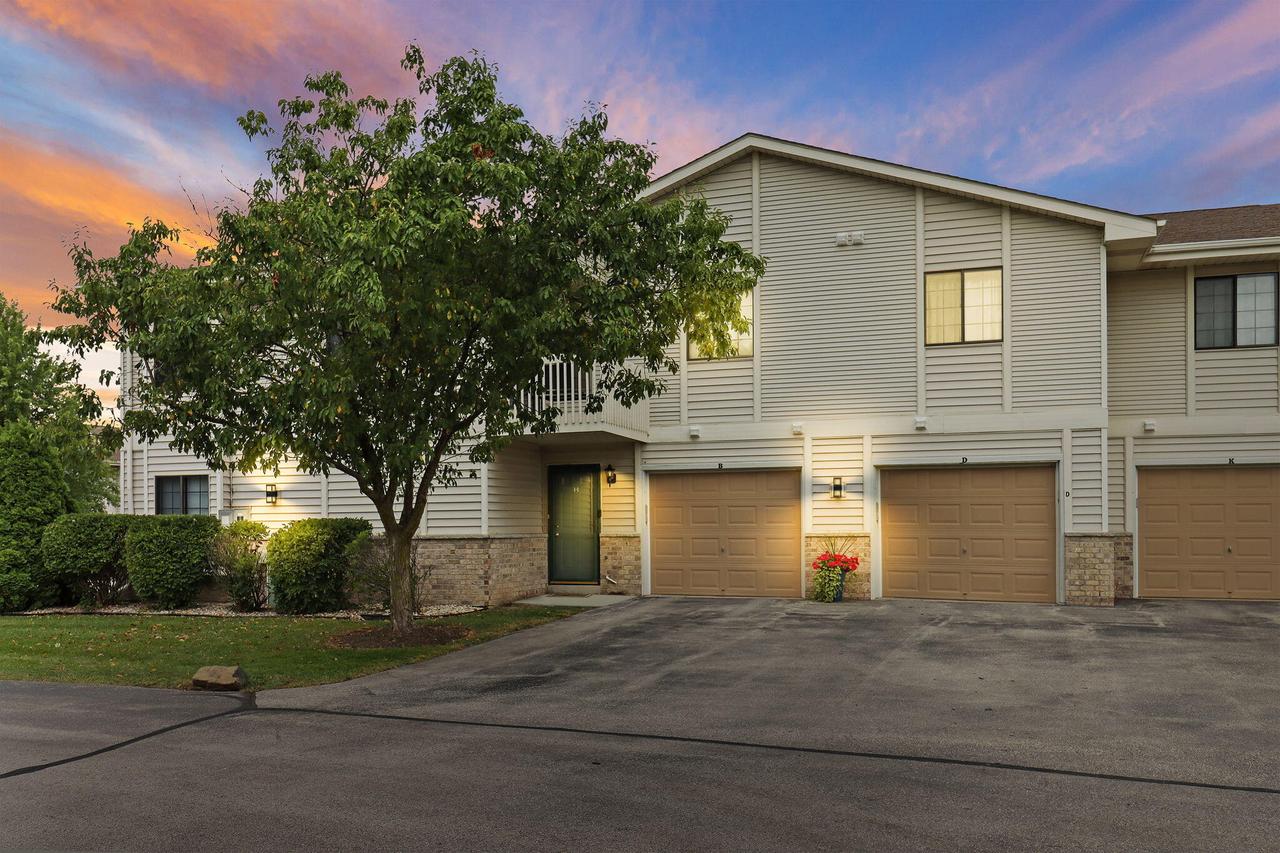 7106 98th Ave #H, Kenosha, WI 53142