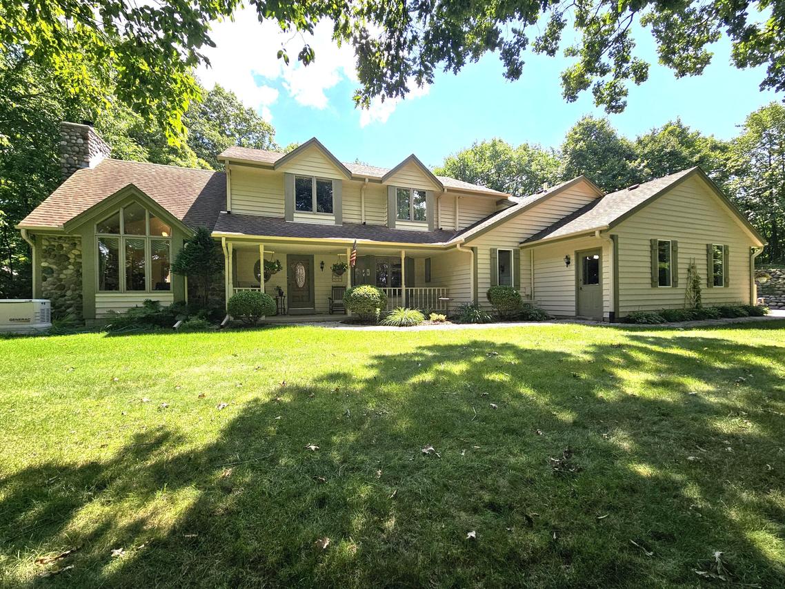 509 Wildwood Rdg, Richfield, WI 53017