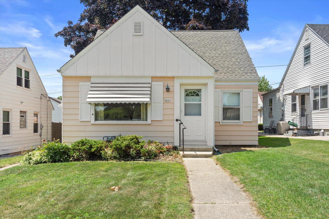 3667 S 18th St, Milwaukee, WI 53221
