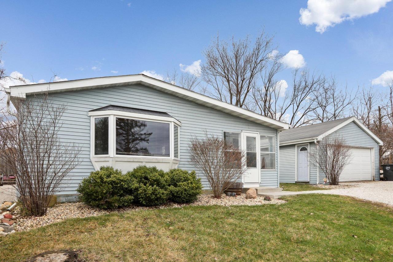 11420 286th Ave, Salem Lakes, WI 53179