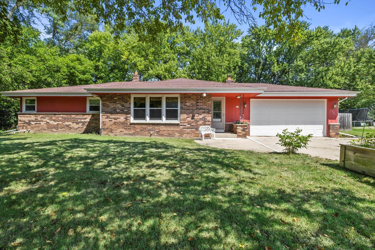 6125 236th Ave, Paddock Lake, WI 53168