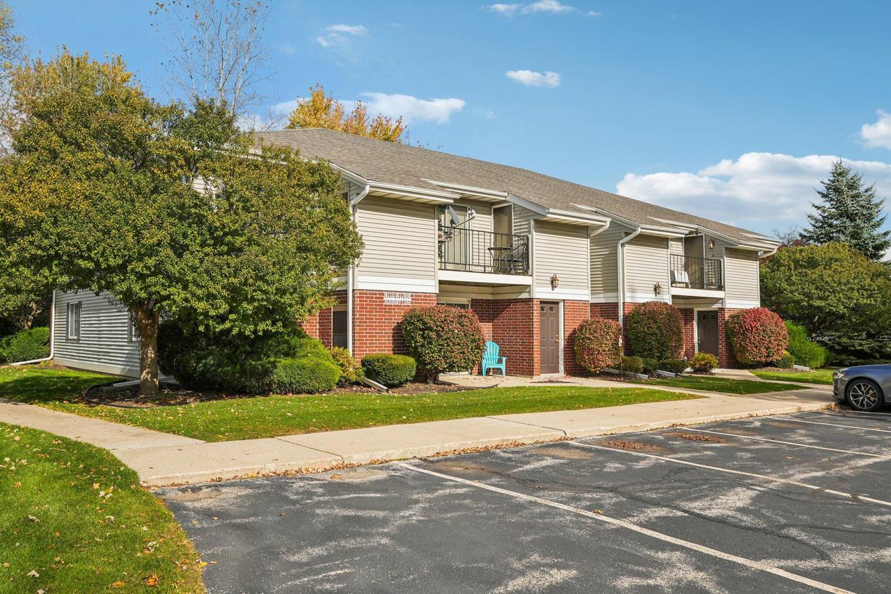 N110W17098 Ashbury Ln #5, Germantown, WI 53022
