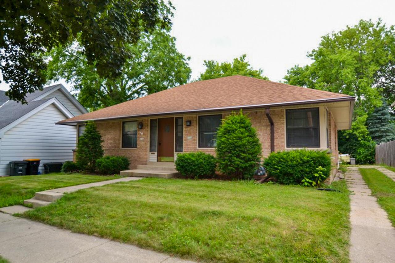 6926 Terrace Ct #6928, Wauwatosa, WI 53213