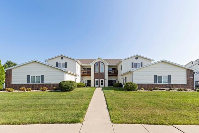 1612 Commonwealth Dr #3, Fort Atkinson, WI 53538