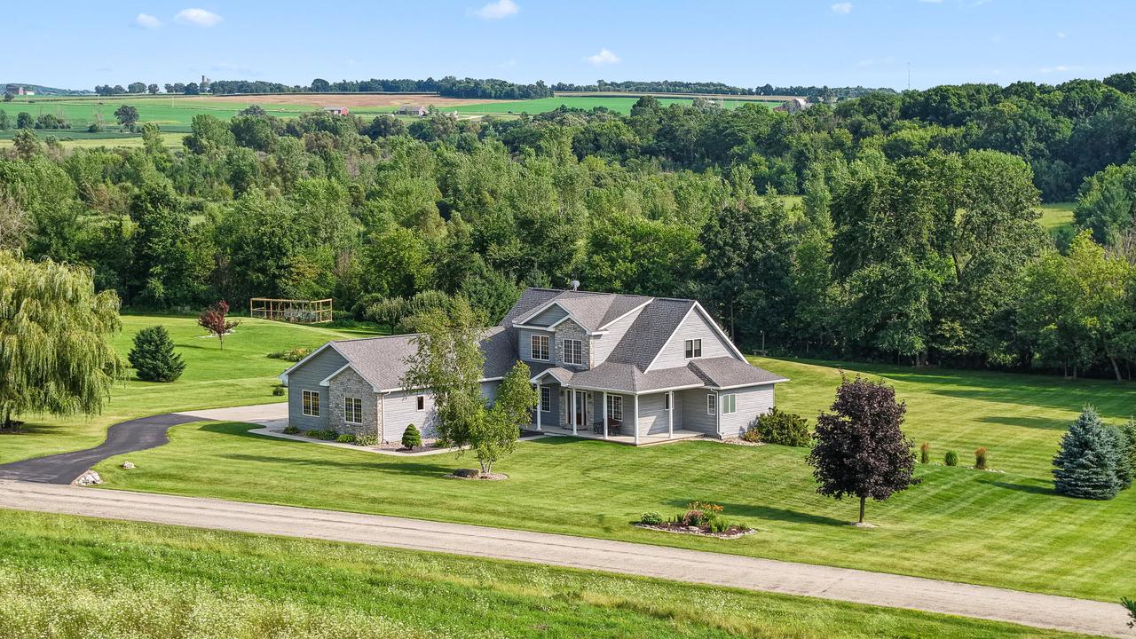 W5412 Bowe Ln, Byron, WI 54937