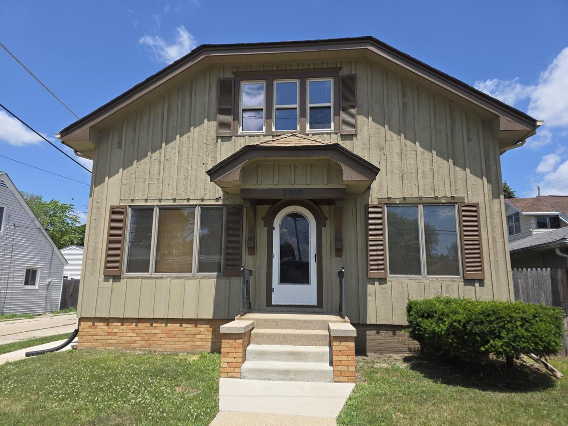 3010 21st St, Racine, WI 53403