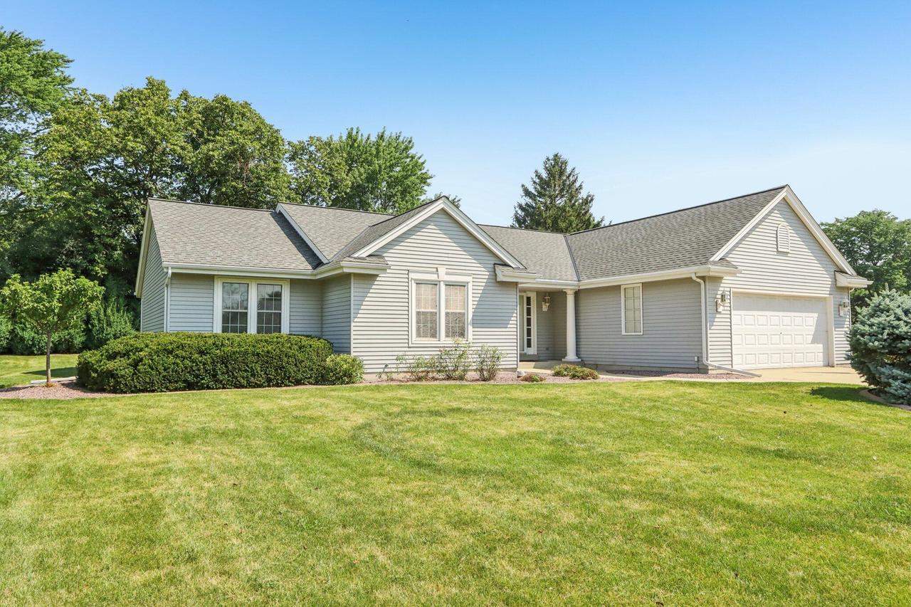12720 W North Ln, New Berlin, WI 53151