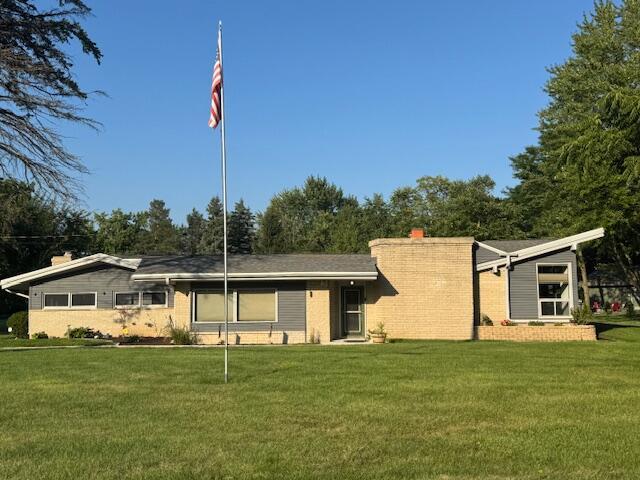 950 N Barker Rd, Brookfield, WI 53045