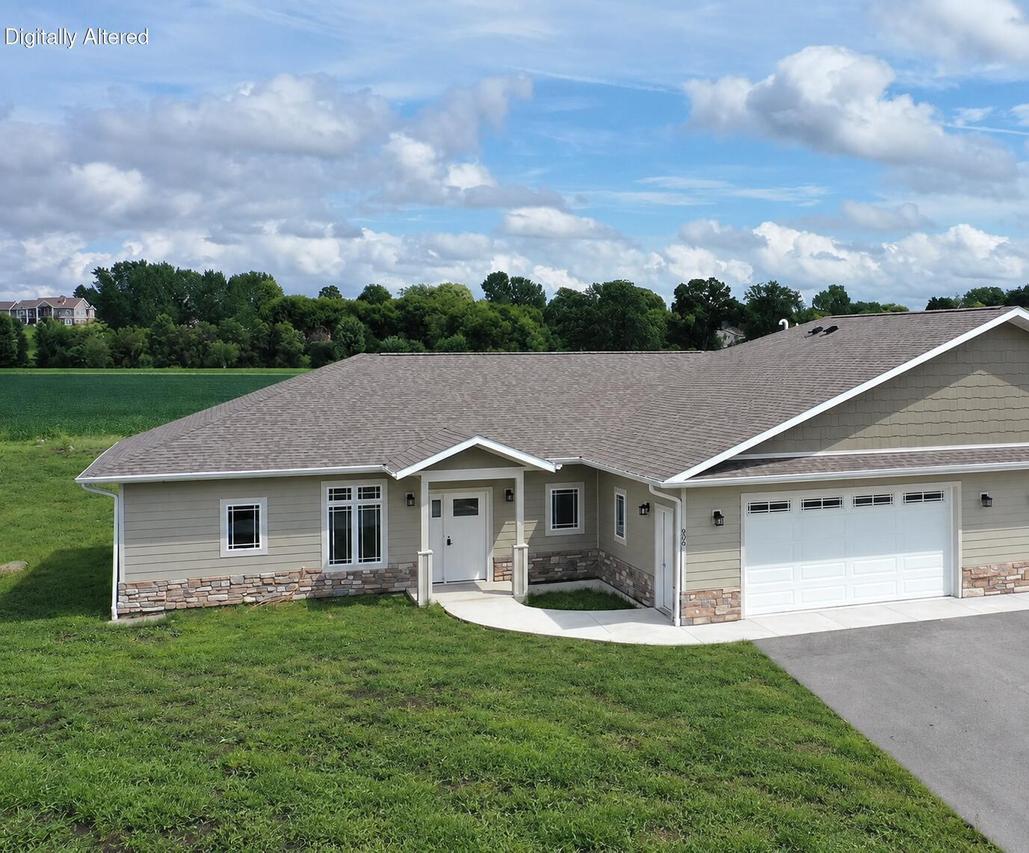 N866 N Water St, Watertown, WI 53098