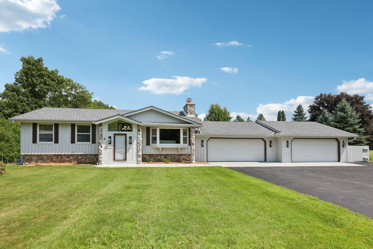 1062 Hickory Hill, Richfield, WI 53033