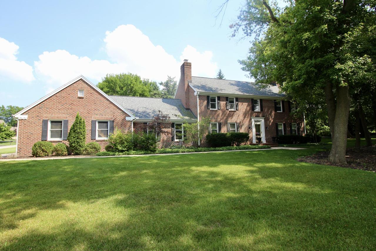 430 Bunker Hill, Brookfield, WI 53005
