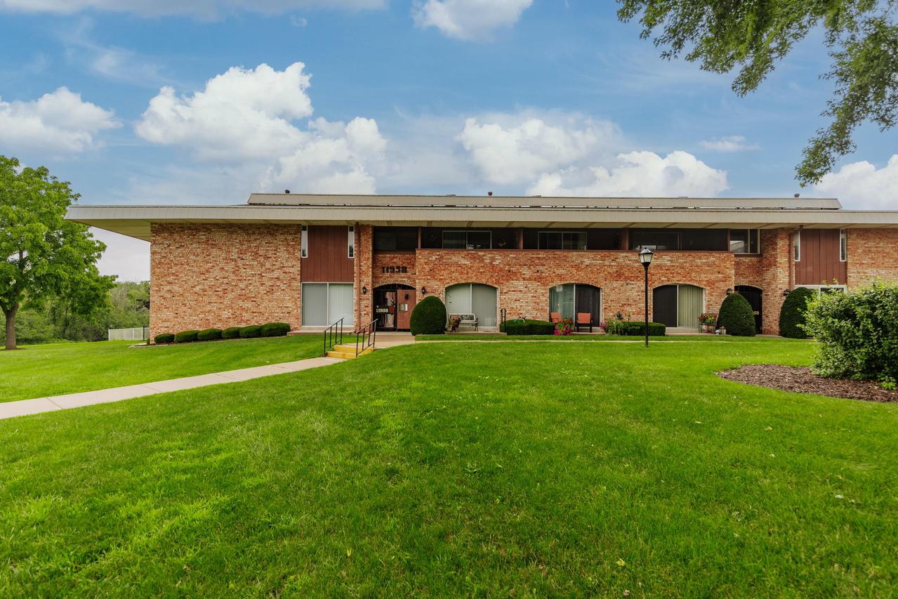 11958 W Mill Rd #9, Milwaukee, WI 53225