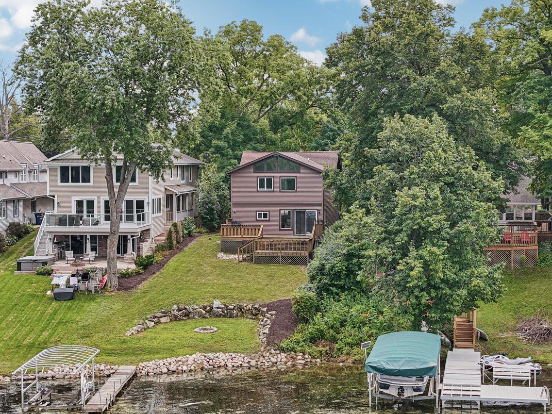 S73W17268 Lake Dr, Muskego, WI 53150