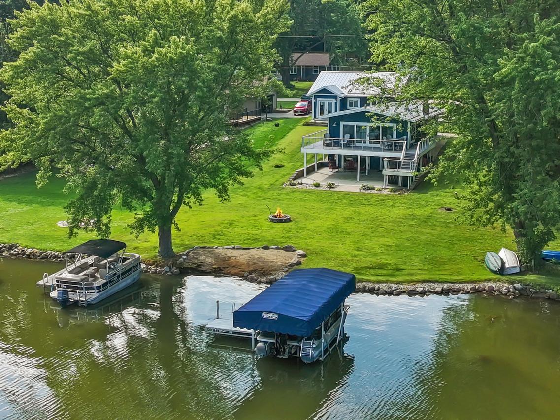 N7011 Oakwood Rd, Richmond, WI 53190