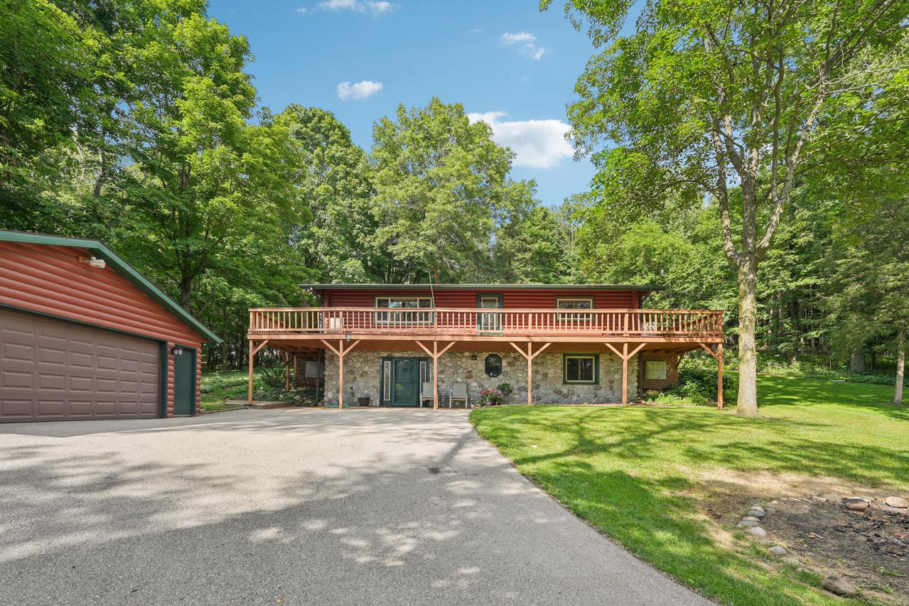 W660 W Potter Rd, Spring Prairie, WI 53105