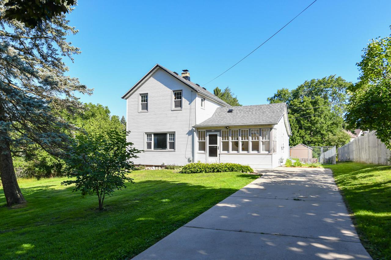 358 Budd St, Hartford, WI 53027