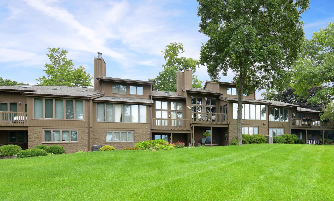 3757 Nagawicka Shores, Delafield, WI 53029