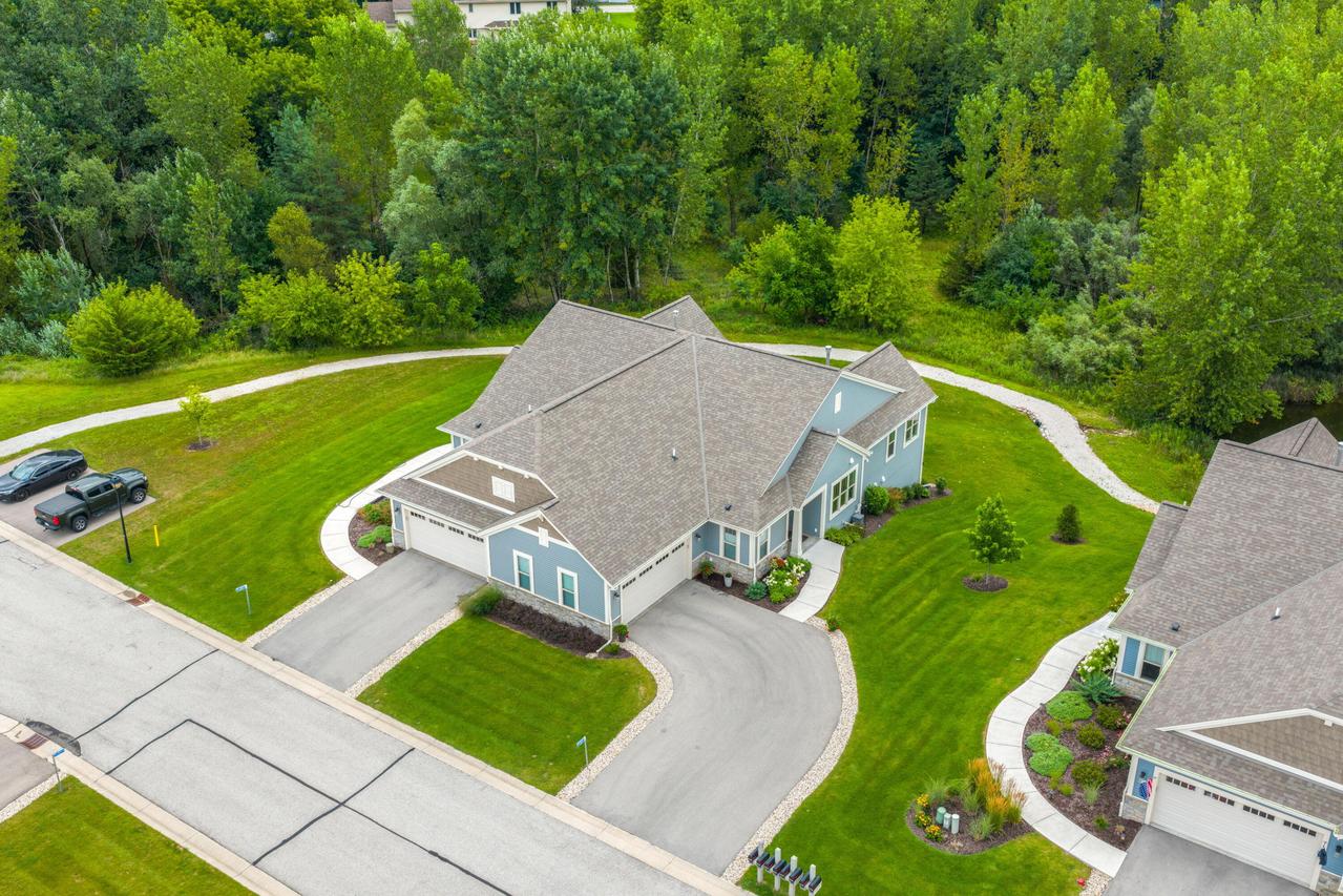 N55W35025 Coastal Ave, Oconomowoc, WI 53066