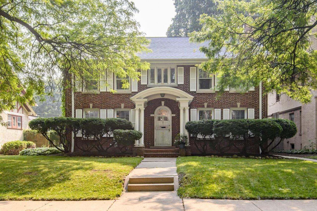 2550 N Grant Blvd, Milwaukee, WI 53210