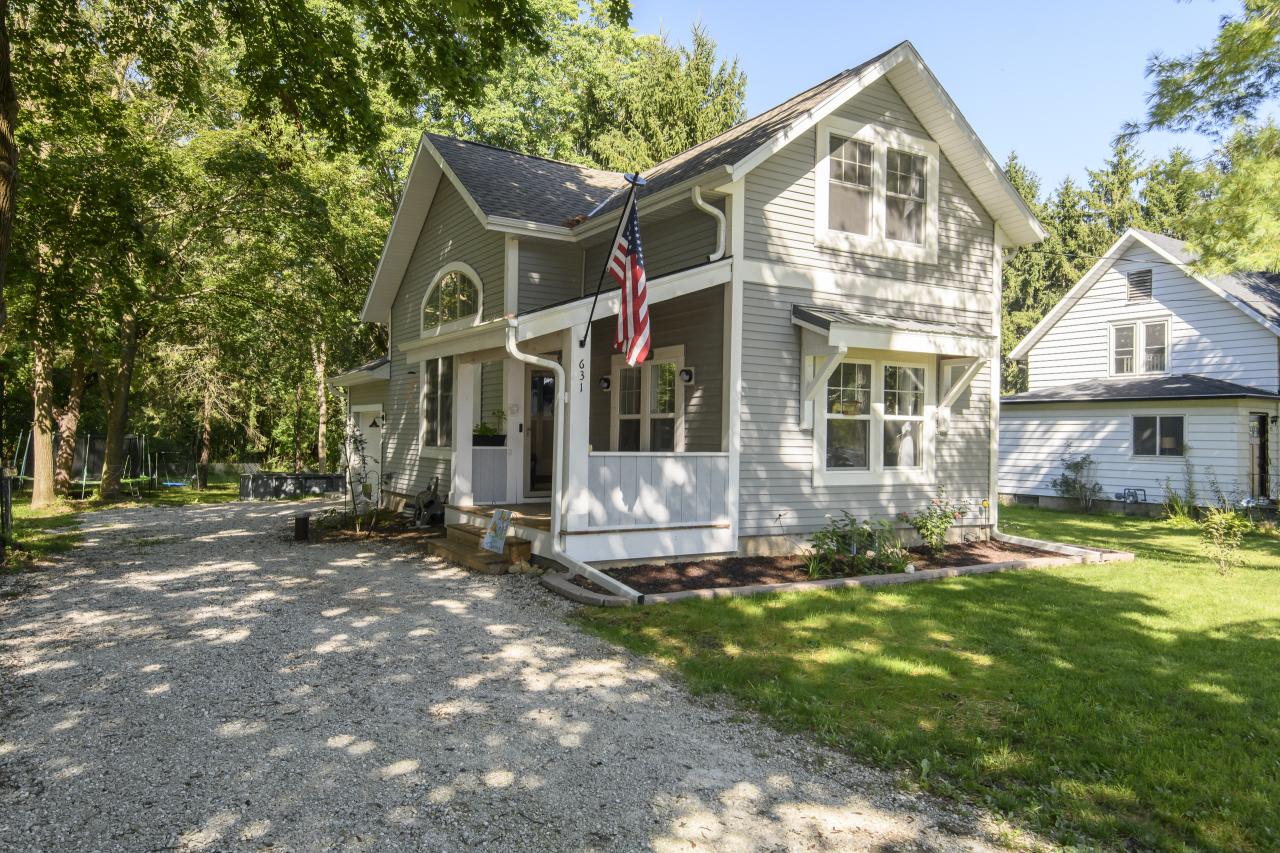 631 Bakertown Dr, Sullivan, WI 53178