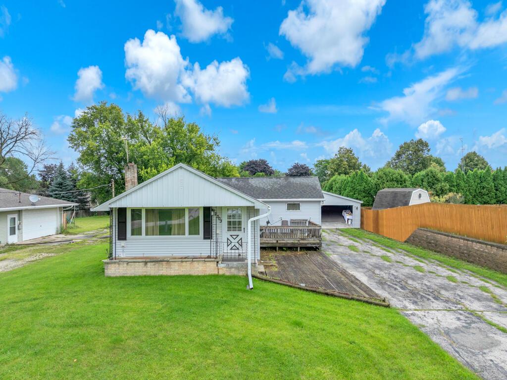 2303 N 38th St, Sheboygan, WI 53083