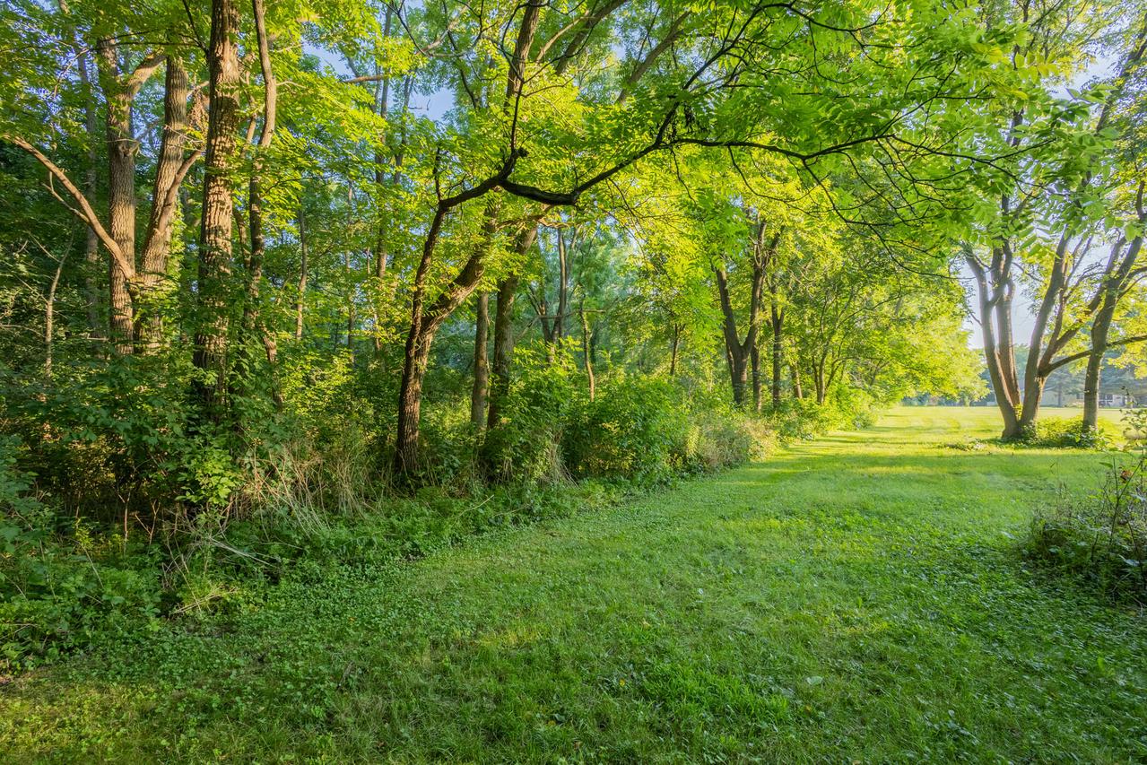 12122 W St Martins Rd, Franklin, WI 53132