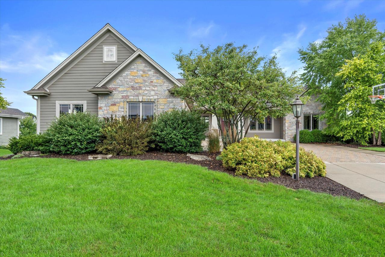 W128S9036 Boxhorn Reserve Dr, Muskego, WI 53150