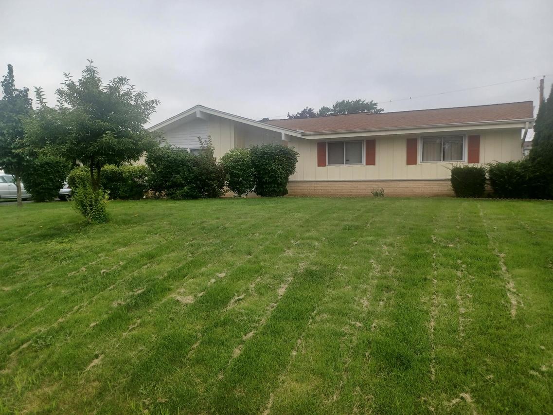 13780 W Park Ave, New Berlin, WI 53151