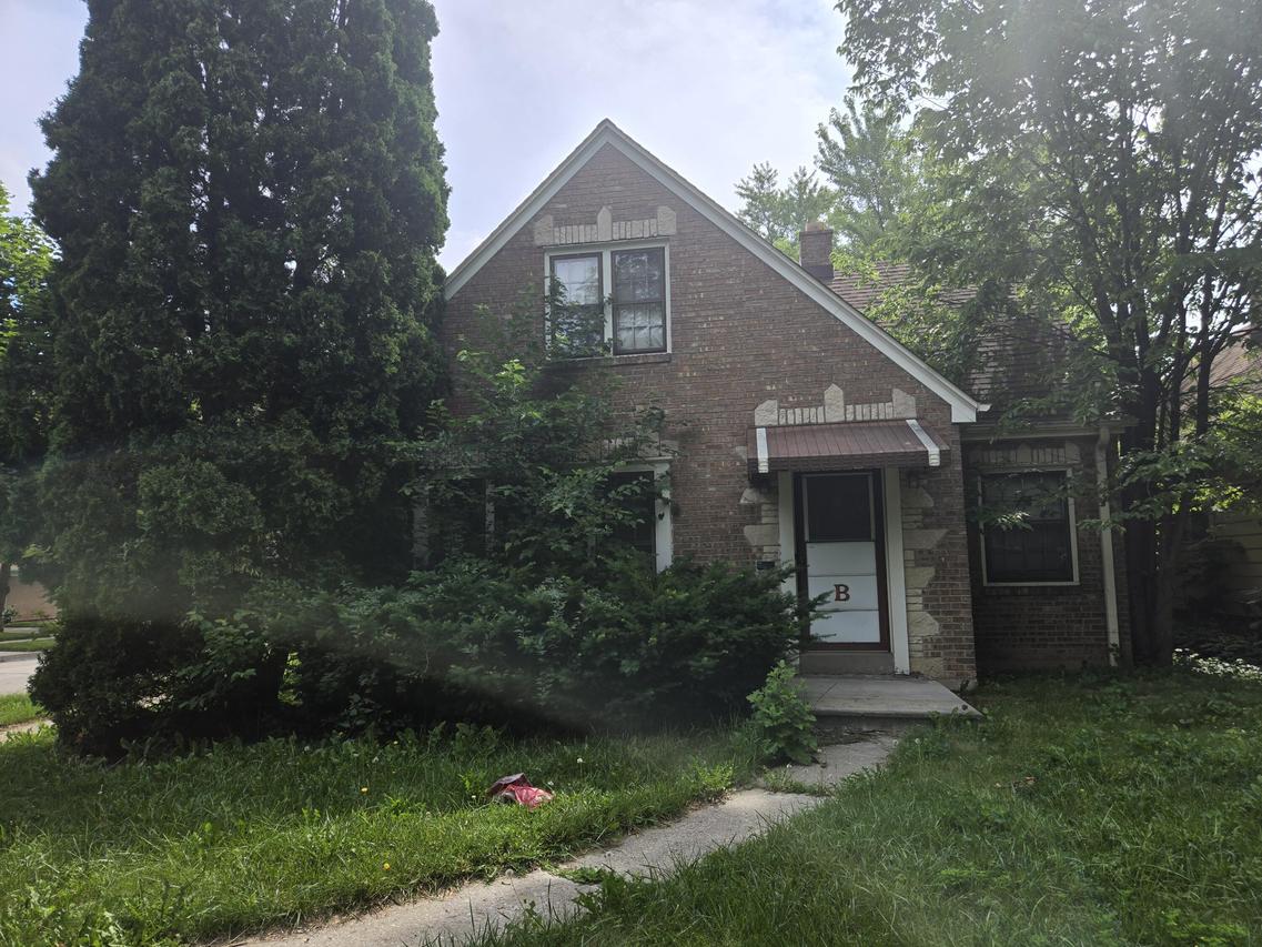 4072 N 41st St, Milwaukee, WI 53216