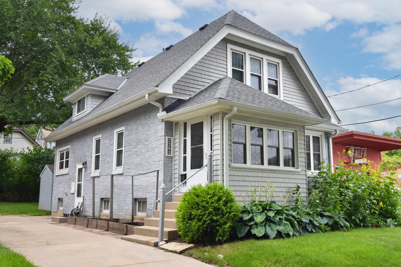 2263 N 70th St, Wauwatosa, WI 53213