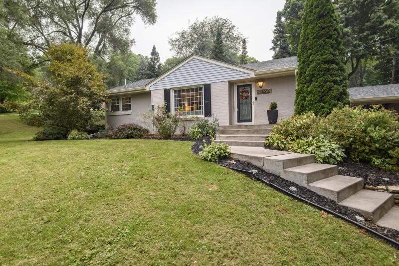 17460 Burnet St, Brookfield, WI 53045