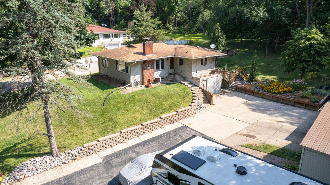 10 State Road 16 -, La Crosse, WI 54601