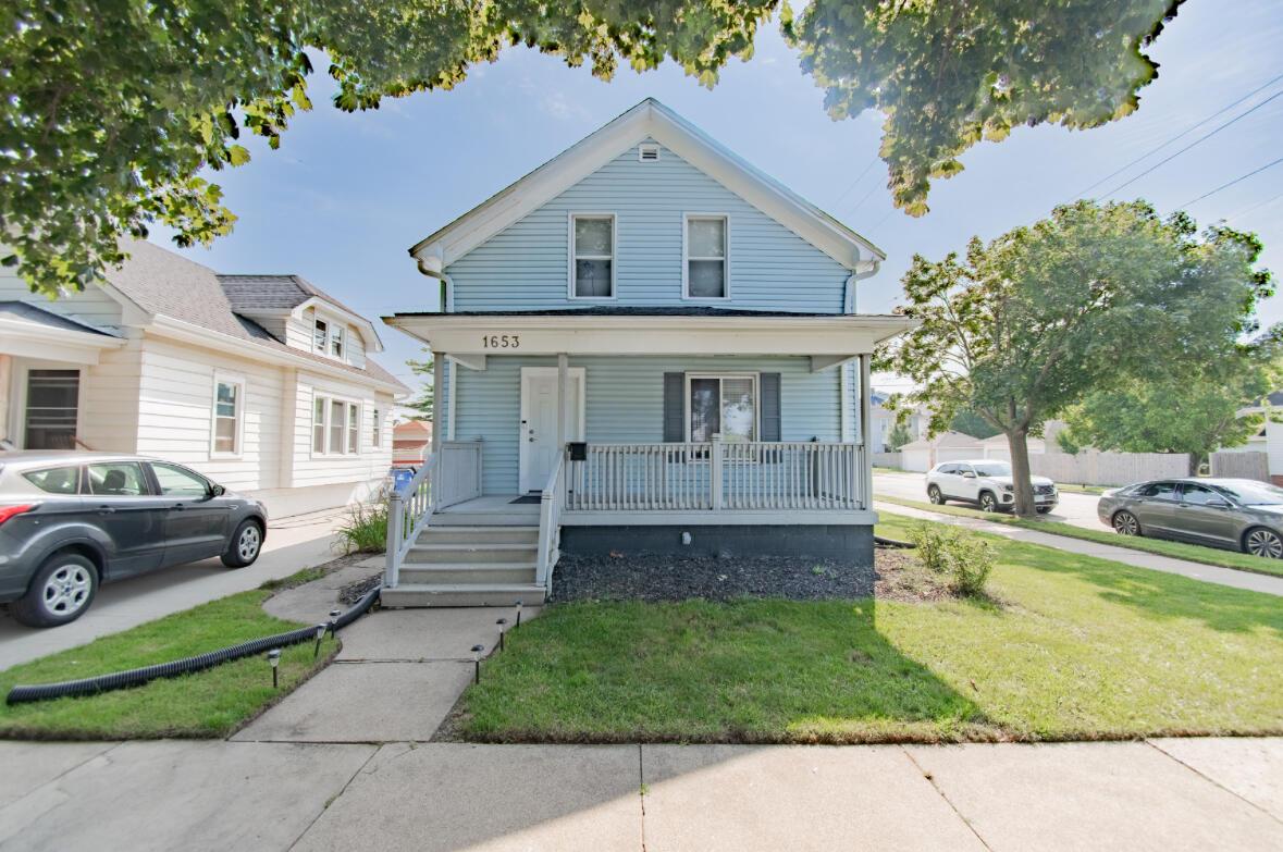 1653 Deane Blvd, Racine, WI 53405