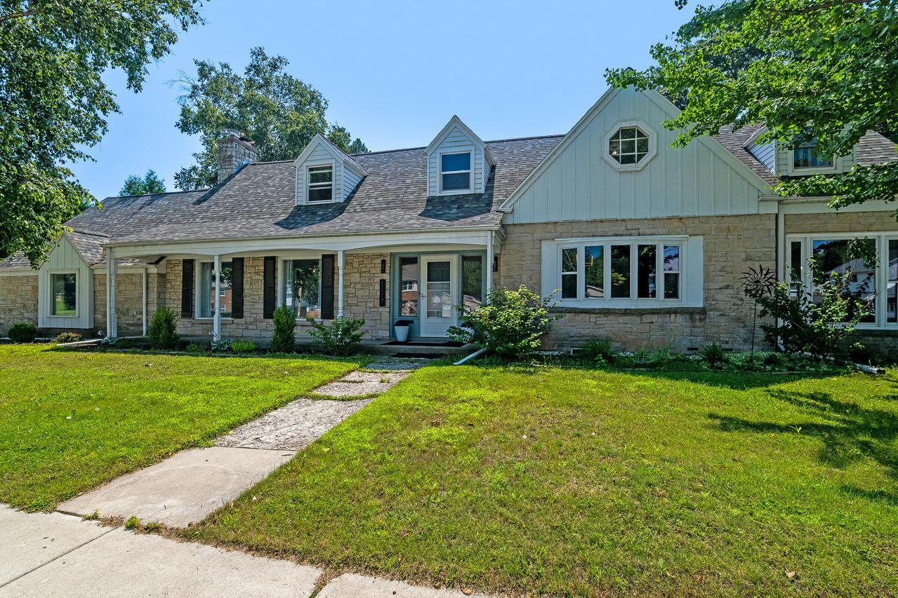 1117 Waldo Blvd, Manitowoc, WI 54220