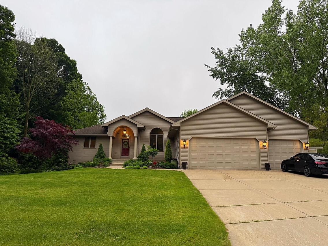 203 Memory Ln, Francis Creek, WI 54214
