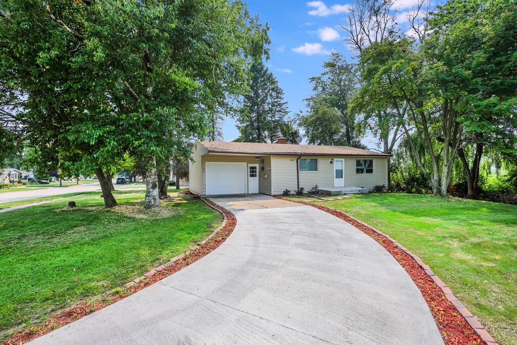 315 E Magnolia Ave, Manitowoc, WI 54220