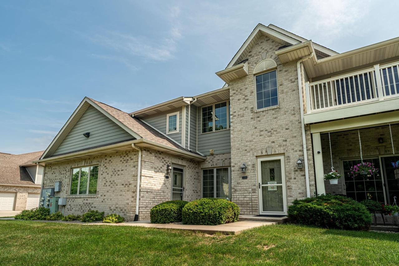 9270 66th Ave #73, Pleasant Prairie, WI 53158