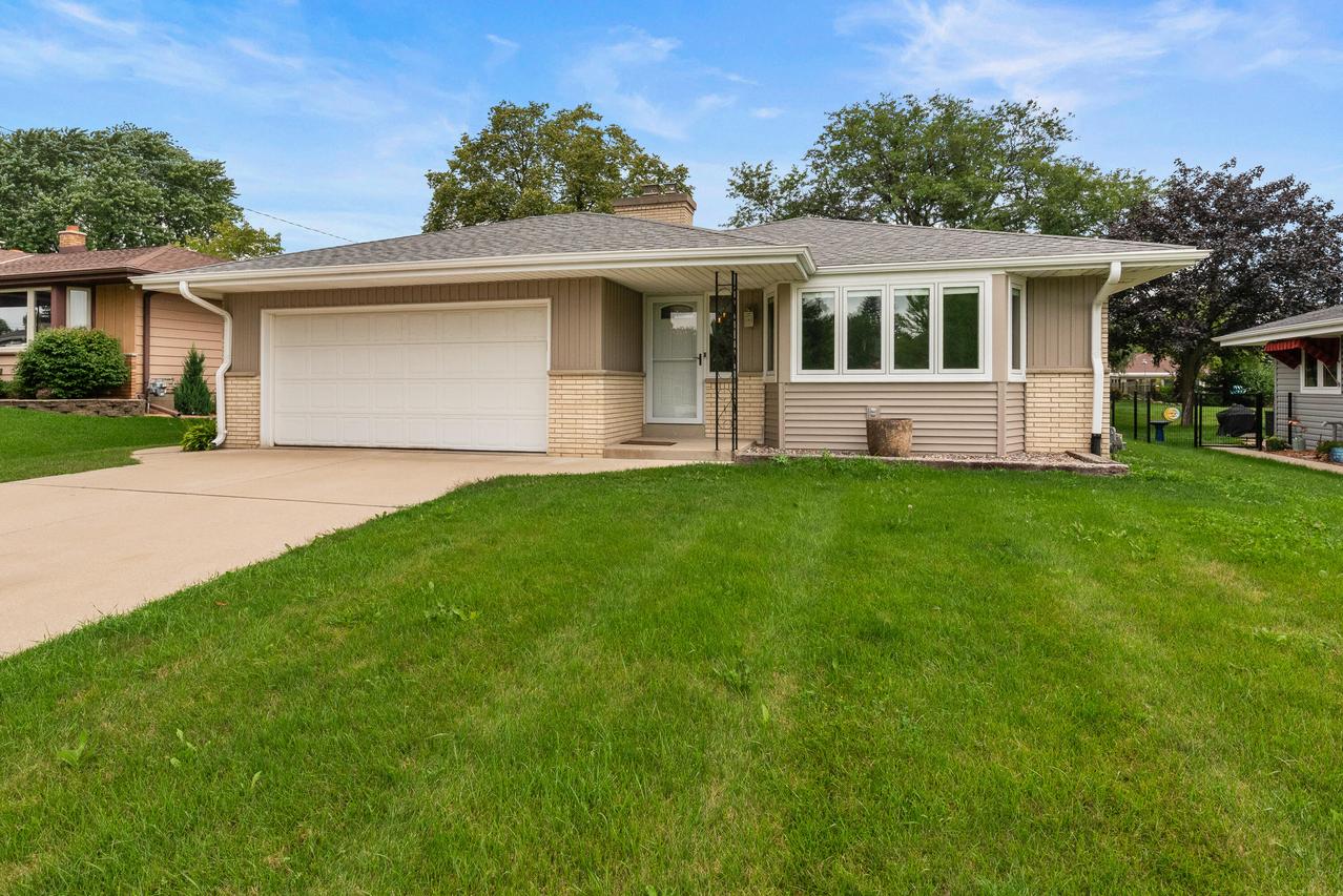 1820 Beech St, South Milwaukee, WI 53172