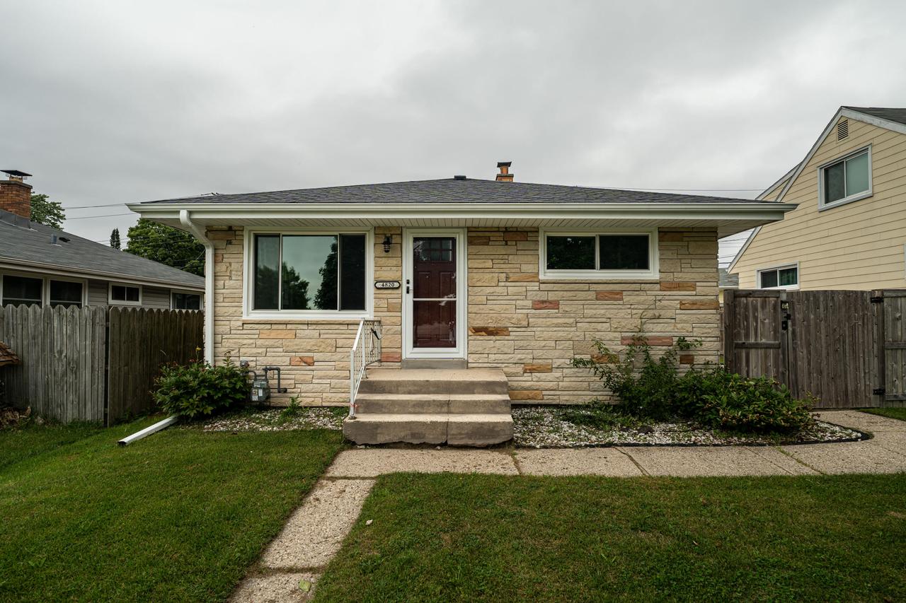 4820 W Layton Ave, Greenfield, WI 53220
