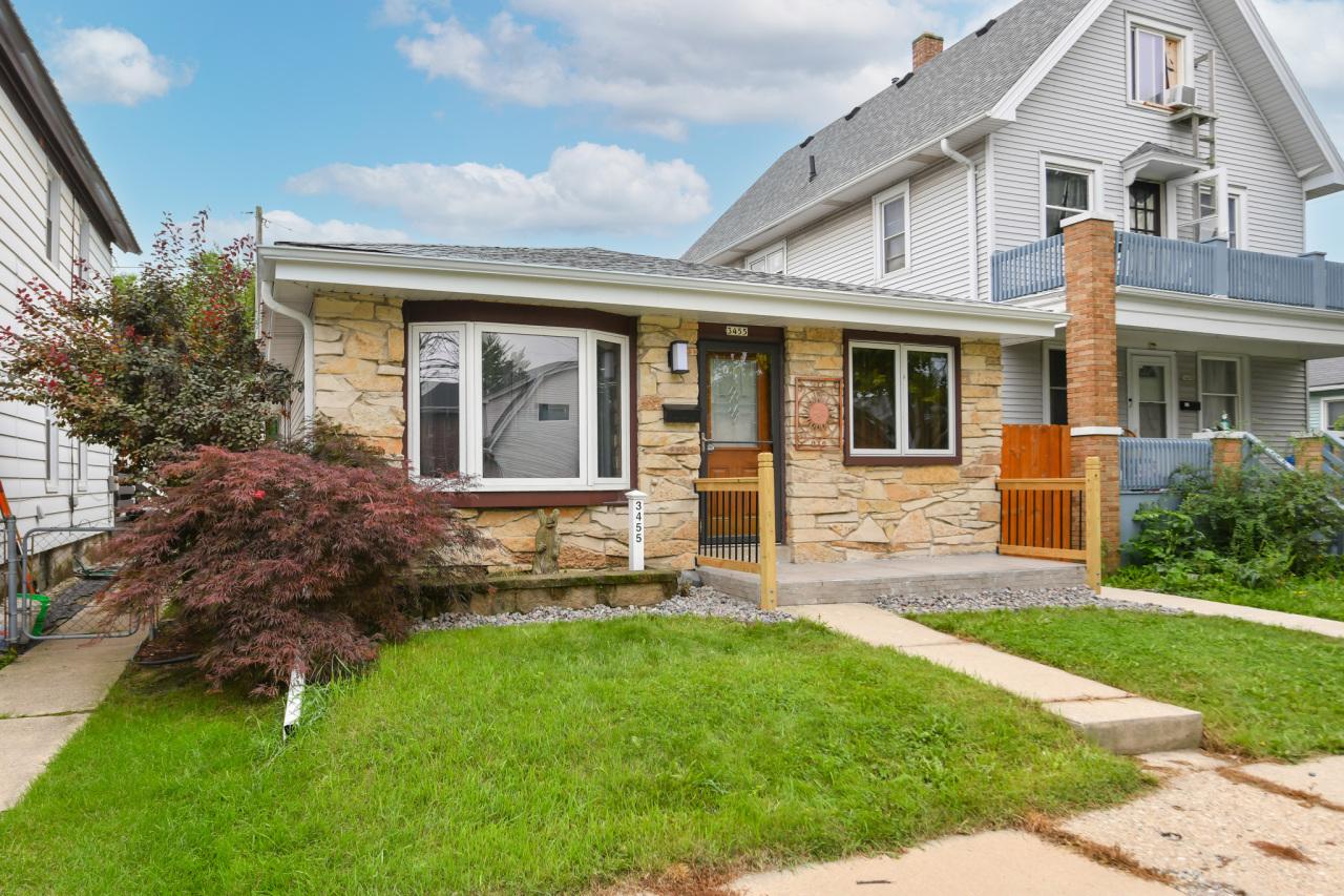 3455 E Cudahy Ave, Cudahy, WI 53110
