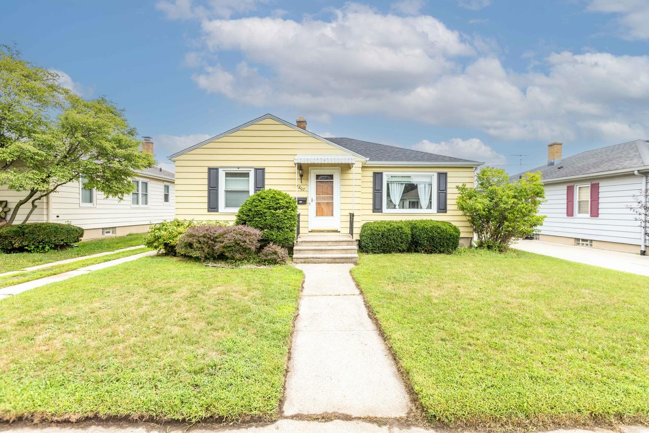 7807 37th Ave, Kenosha, WI 53142