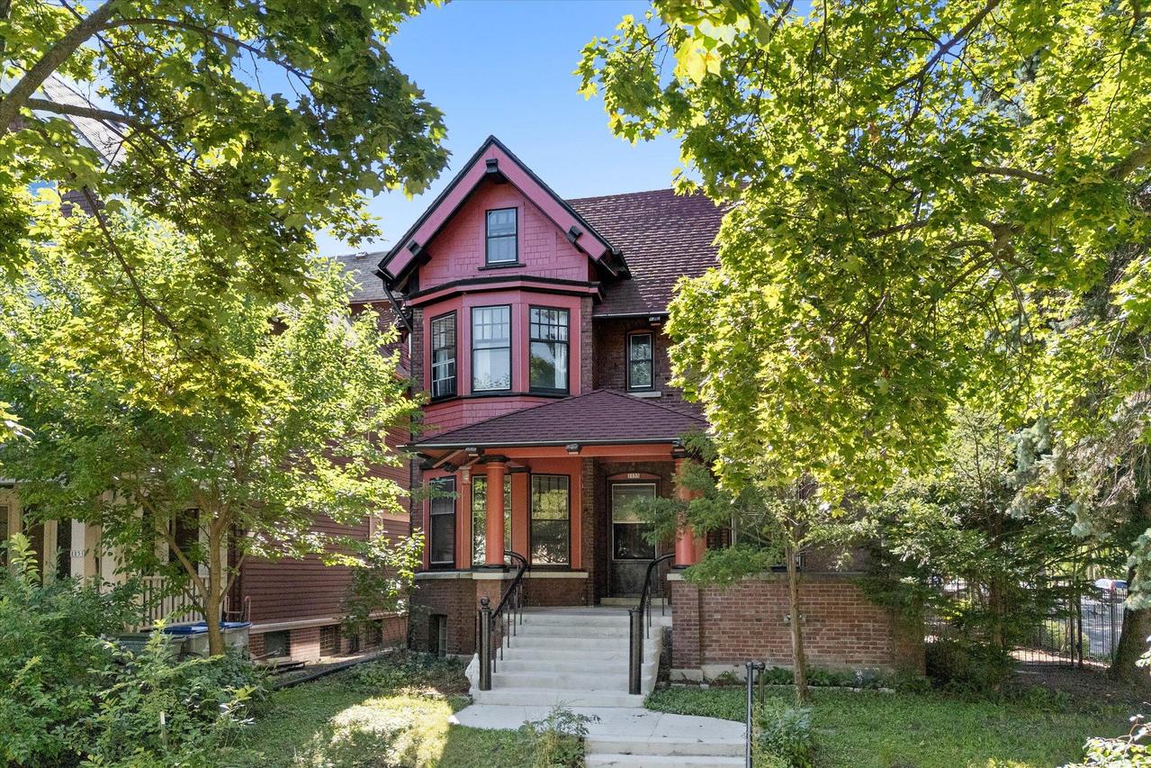 1155 N 21st St, Milwaukee, WI 53233