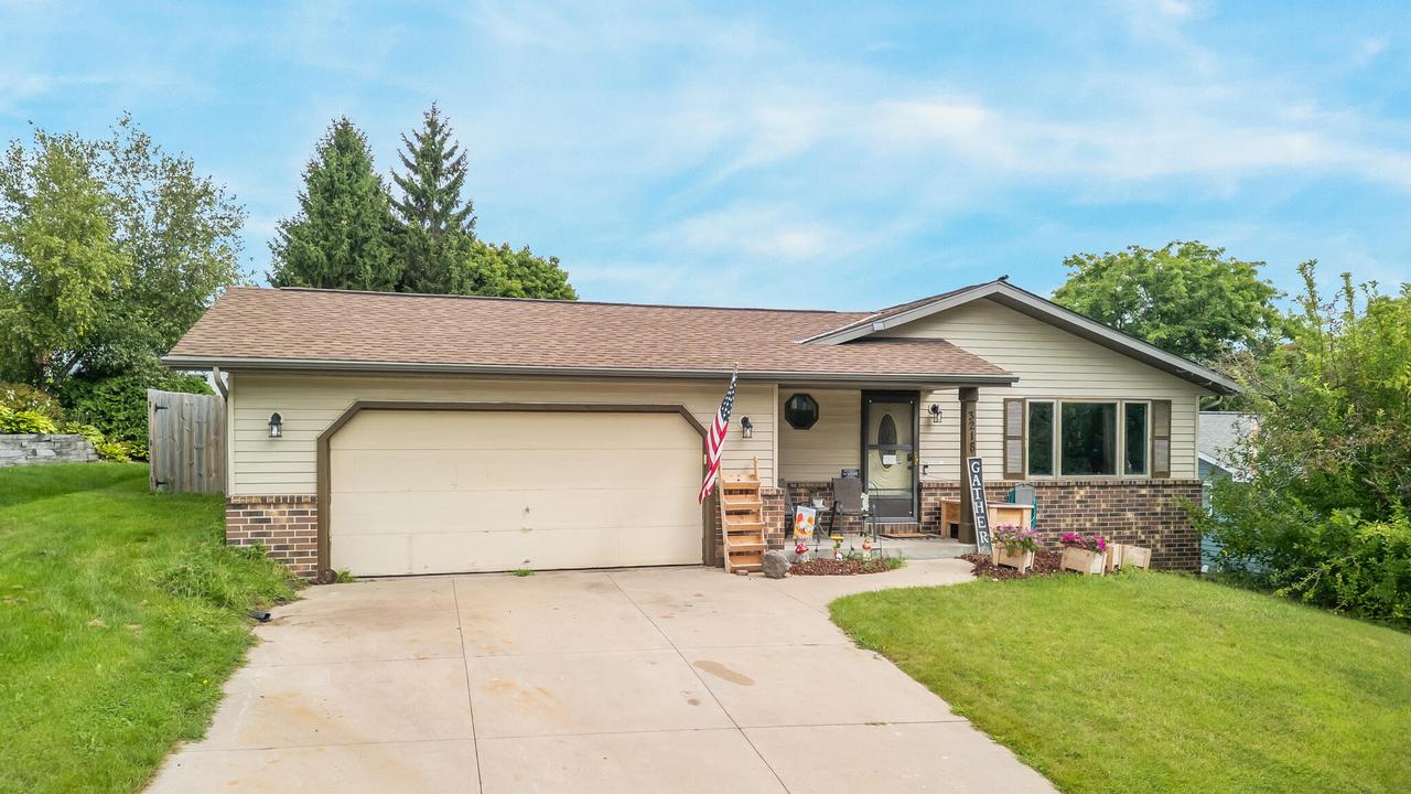 3218 Windsor Pl, West Bend, WI 53090