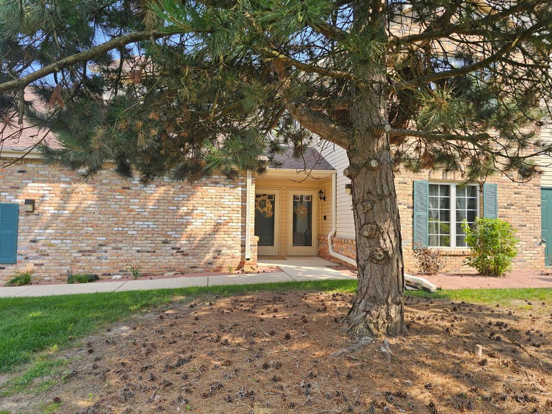 4553 S 124th St, New Berlin, WI 53151