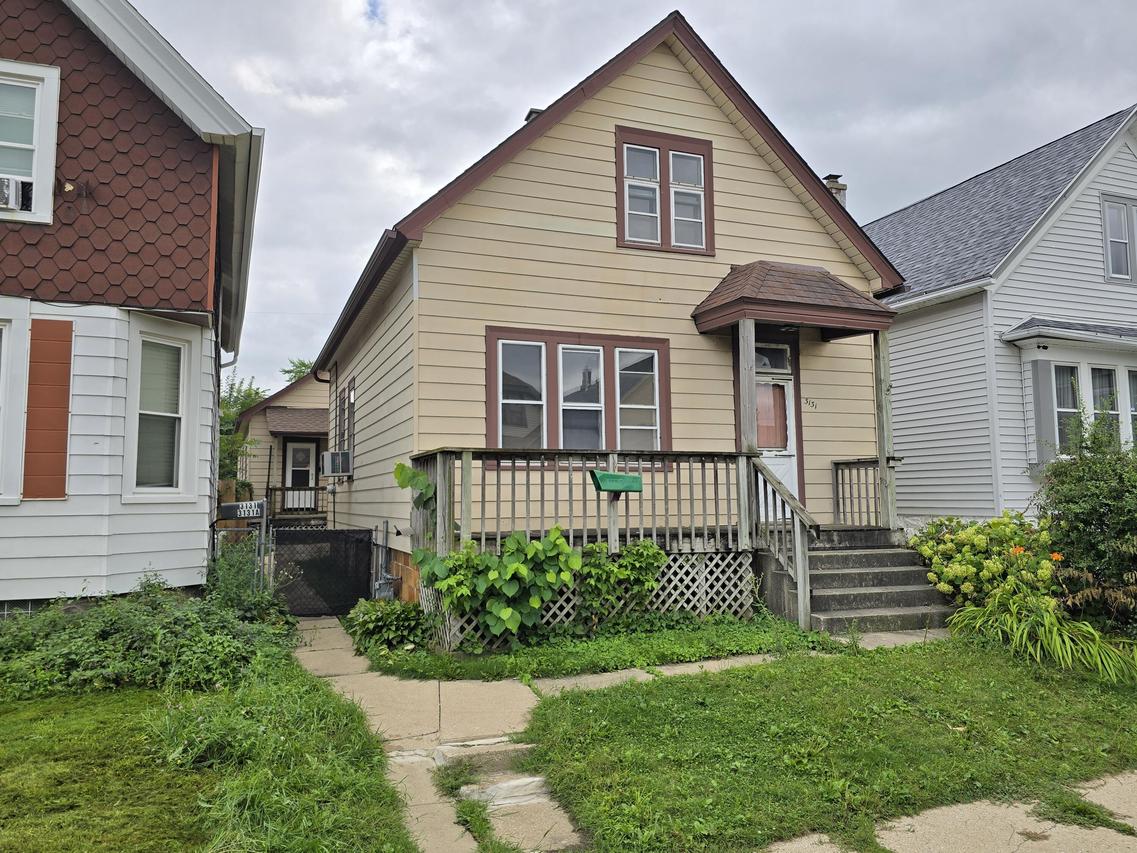 3131 W Madison St, Milwaukee, WI 53215