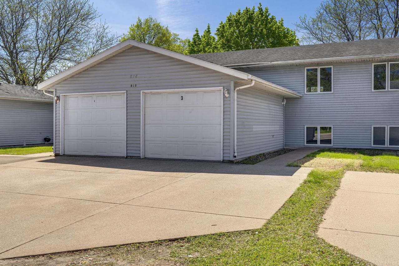 818 Vilas St, Onalaska, WI 54650