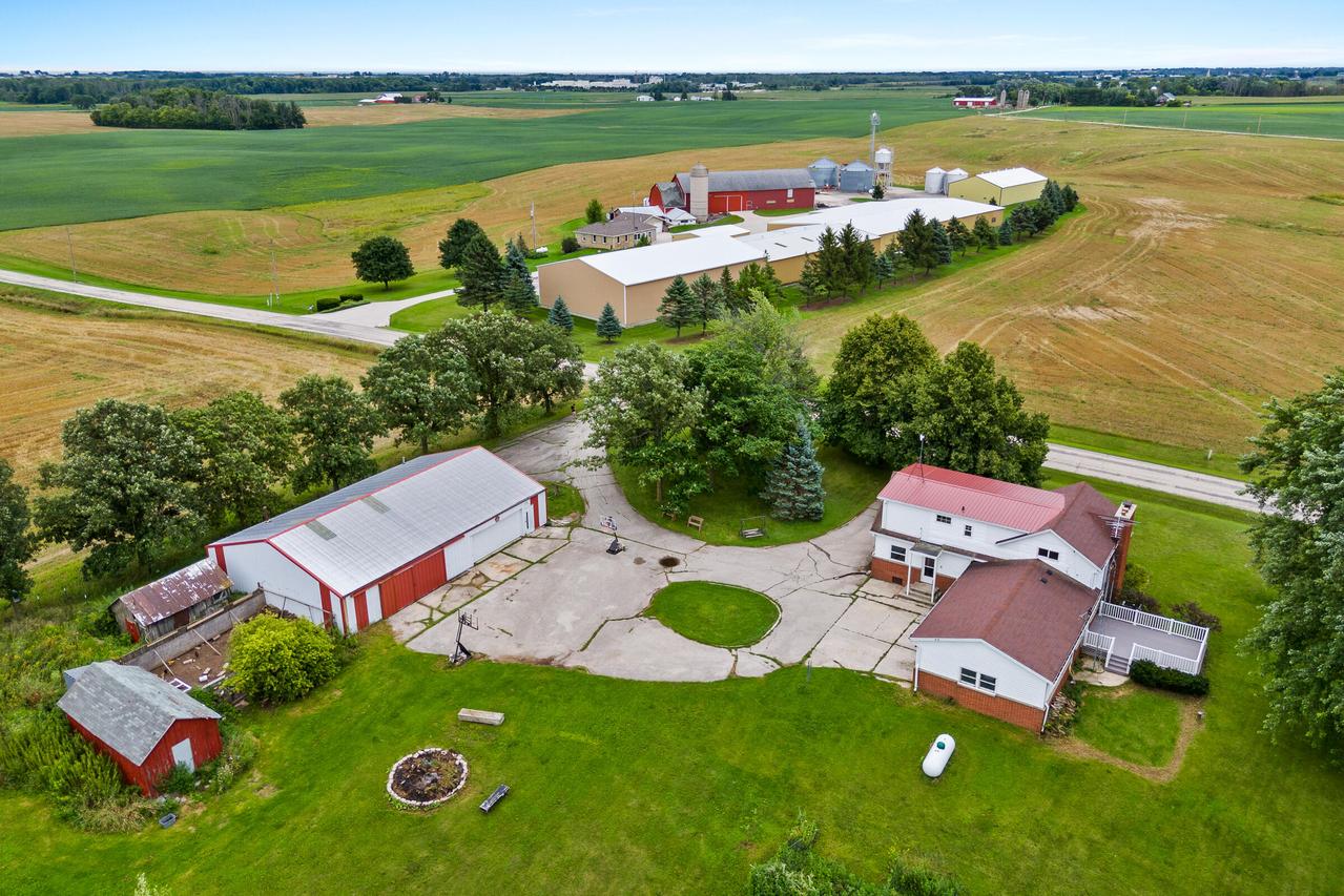 W2156 Stahl Rd, Lima, WI 53085