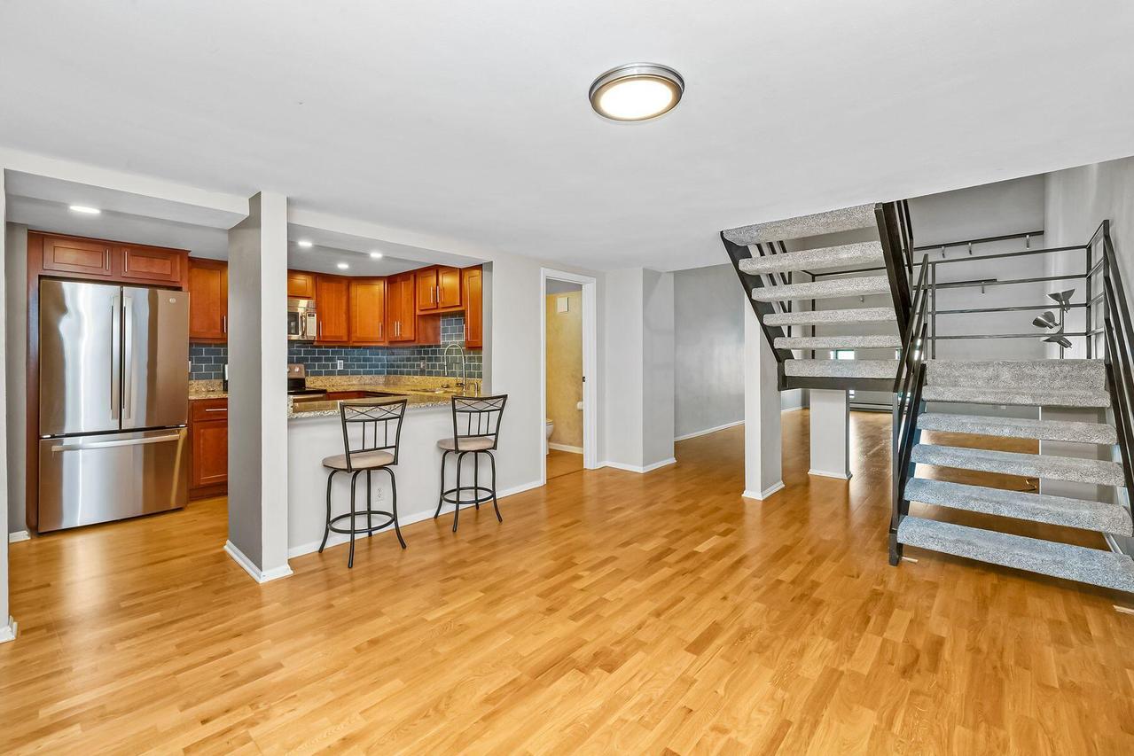 270 E Highland Ave #1023, Milwaukee, WI 53202